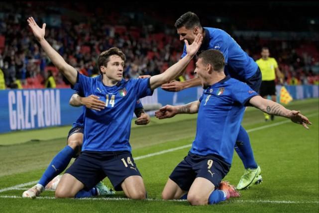 欧洲杯首场加时，两大替补建奇功，意大利2比1胜奥地利晋级八强