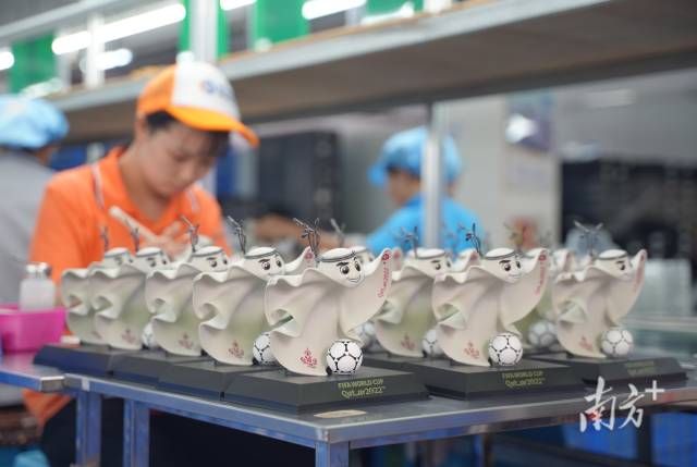 德伸科技就是世界杯吉祥物生产的其中一家东莞企业
